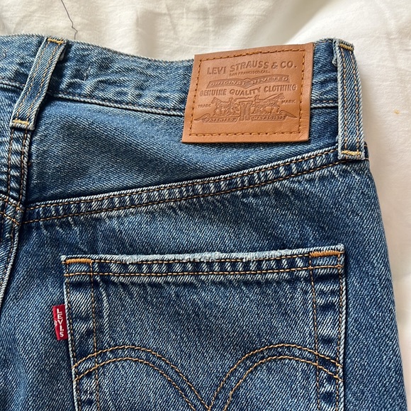 Levi’s Ribcage Straight Ankle Jeans - Picture 5 of 5